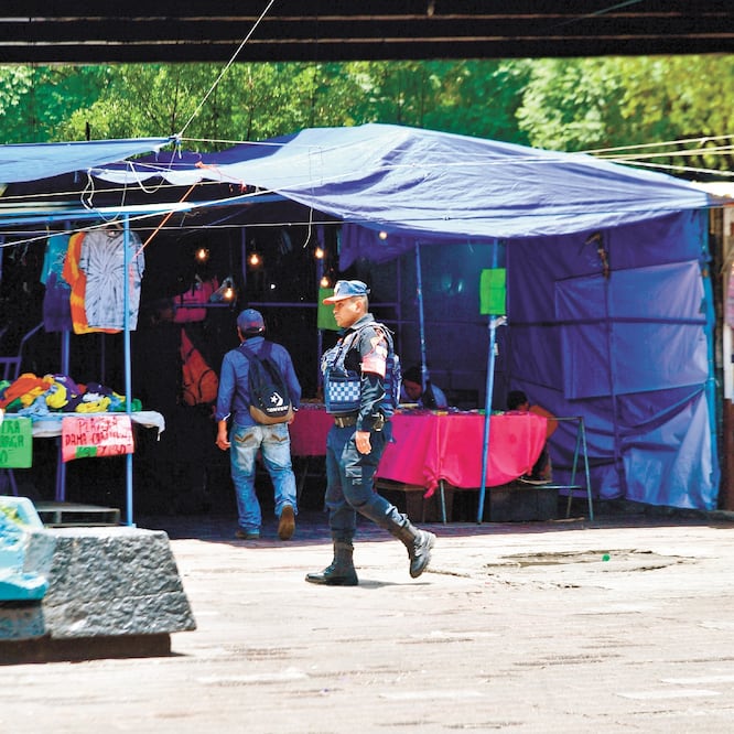 Tras los hechos violentos del viernes, la seguridad en los alrededores de la estación del Metro Tacuba se reforzó. HUGO GARCÍA. EL UNIVERSAL