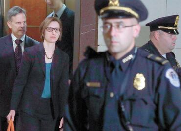 Republicanos irrumpen en audiencia de juicio político