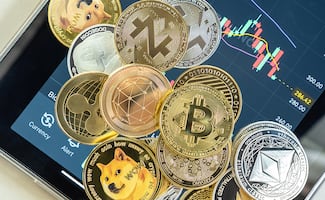 Macron pide regular las criptomonedas; busca evitar que con ellas se financie el terrorismo
