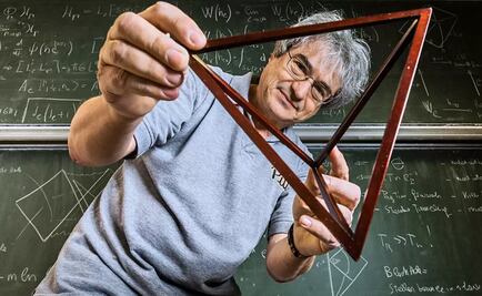 Carlo Rovelli, el nuevo Hawking, afirma que el tiempo es "contar historias"