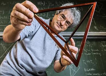 Carlo Rovelli, el nuevo Hawking, afirma que el tiempo es "contar historias"