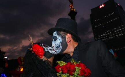 FOTOS: ¡Cuando el reloj marca la una, las calaveras salen de su tumba!; así la Mega Procesión de Catrinas 2024