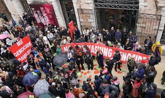 Anuncian paro de 24 horas en la Bienal de Venecia