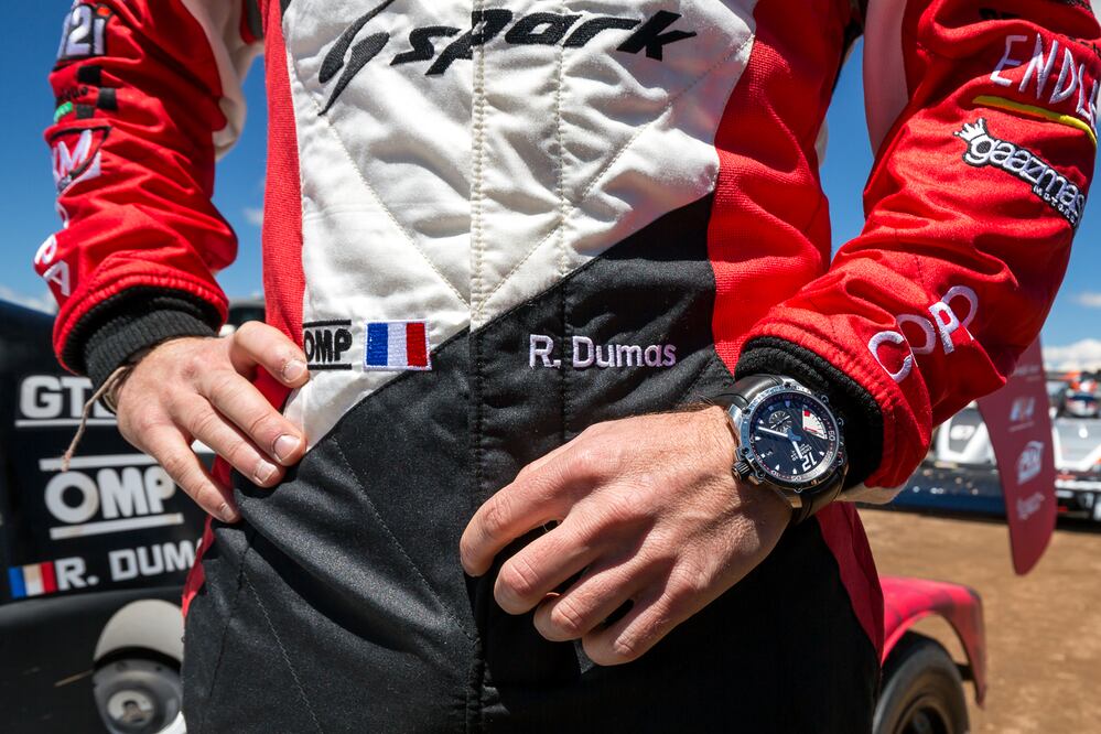 Romain Dumas gana la carrera Pikes Peak con un reloj especial