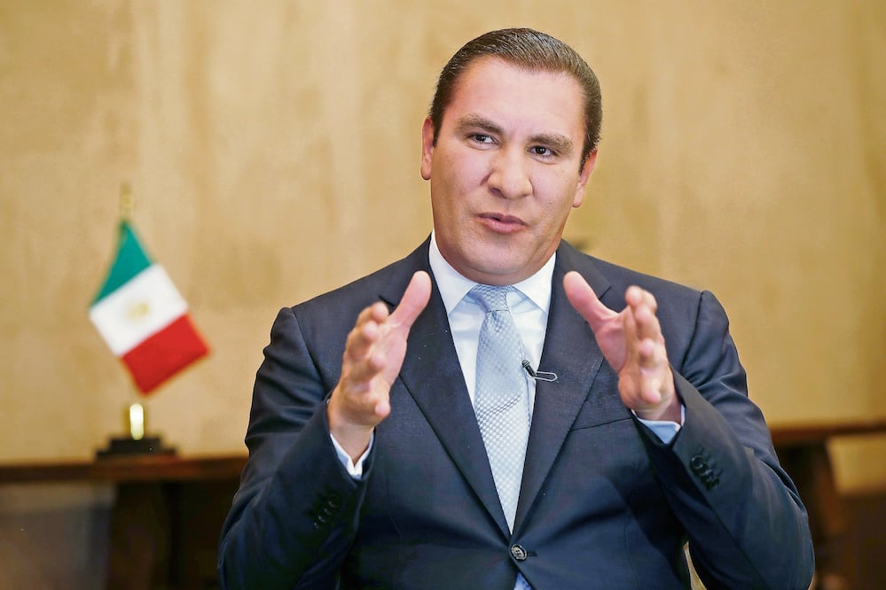 ¿De qué color es la camiseta de Moreno Valle?