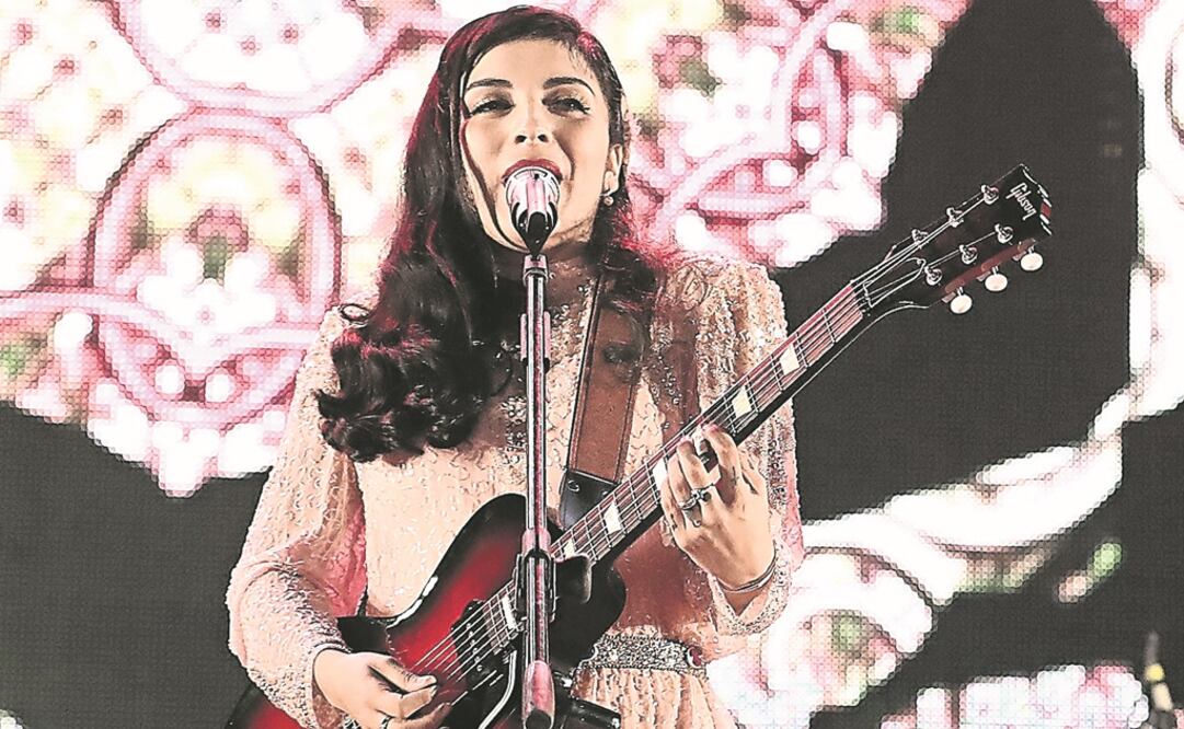 Mon Laferte está incursionando en el género cumbia (ALEJANDRO ACOSTA. EL UNIVERSAL)