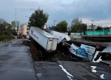 CDMX pide a empresa reparar vialidad por socavón en Oceanía