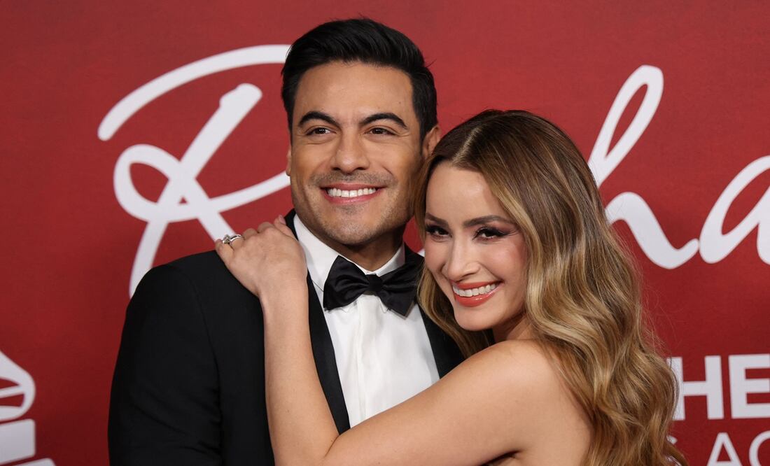 Carlos Rivera y su esposa Cynthia Rodríguez en la gala a Persona del Año en los Latin Grammy 2025.
FOTO: Michael Tran / AFP.
