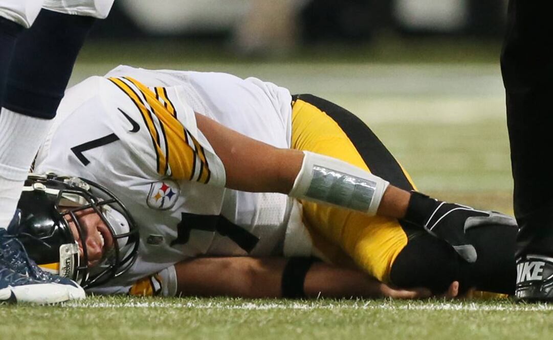 Roethlisberger salió lesionado en el tercer cuarto. Foto: AP