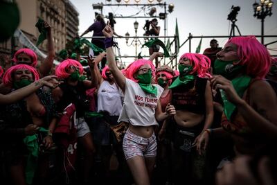 En un hecho histórico, Senado de Argentina despenaliza el aborto