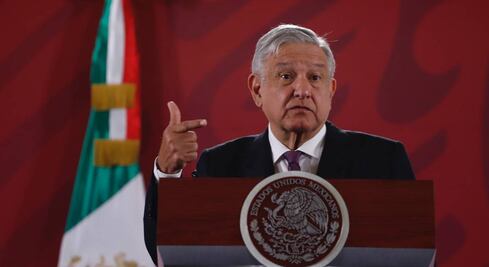 Gobierno federal apoyará a municipios en rehabilitación de carreteras y caminos: AMLO