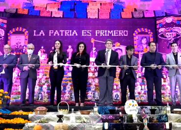 Inaugura Monreal exposición y ofrenda de Día de Muertos en el Senado
