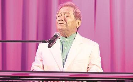 Manzanero canta para pacientes de leucemia