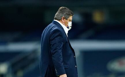 Miguel Herrera confiesa que se va del América triste y endeudado