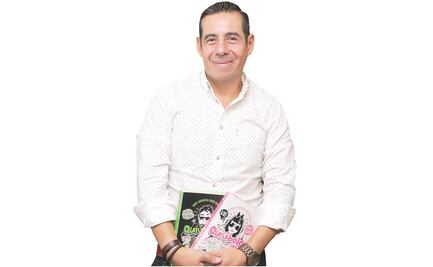 Balconean a Yordi Rosado por sus libros