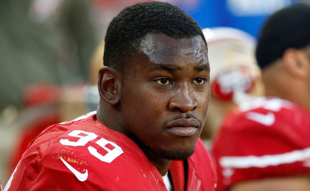 Aldon Smith durante un juego con San Francisco. Archivo