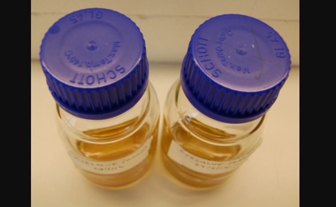 La mezcla del Colirio de Bald en el laboratorio. Foto: University of Warwick