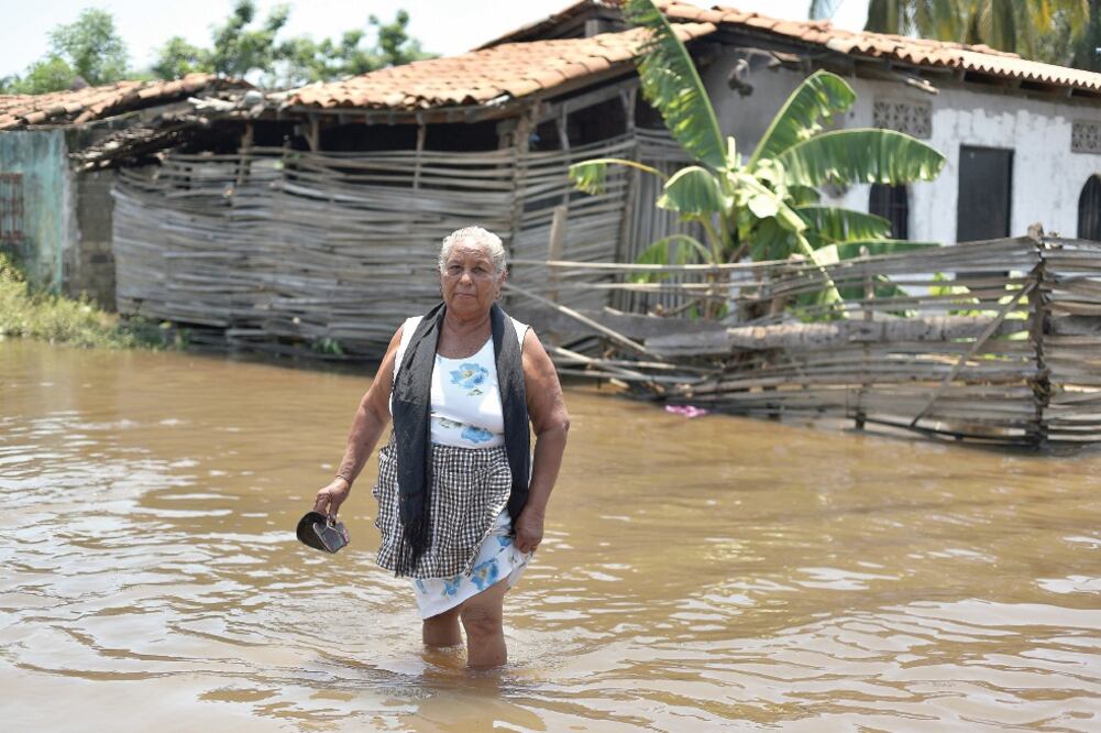 En Estero Verde el huracán arrasó con todo, dejó casas sin techo, árboles caído s y casi todas las calles y las viviendas están anegadas (SALVADOR CISNEROS. EL UNIVERSAL)