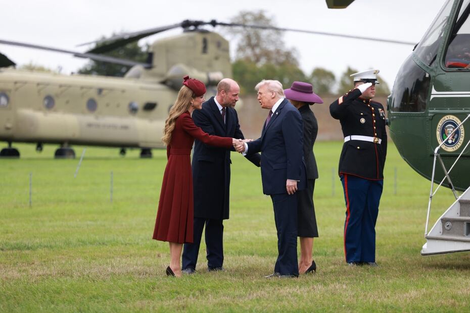 El príncipe William y su esposa Kate estaban presentes para recibir al presidente y a la primera dama, Melania Trump, y los acompañaron para ser recibidos por el rey Carlos III y la reina Camilla. Foto: AP