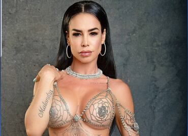 Lis Vega lo enseña todo con bikini de telarañas con diamantes