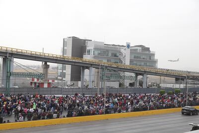 CNTE paraliza CDMX; bloqueos afectan vialidades y aeropuerto