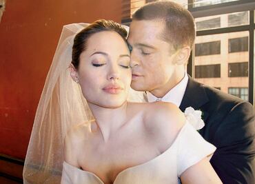 Jolie, arrepentida de su divorcio, afirman