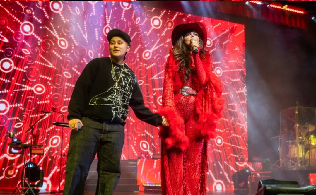 Ana Bárbara acerca a Yahritza y Su Esencia al público, pero la respuesta no fue buena.