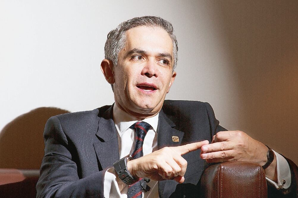 El jefe de gobierno de la Ciudad de México, Miguel Ángel Mancera, saludó la propuesta de uso medicinal de la marihuana (ARCHIVO EL UNIVERSAL)