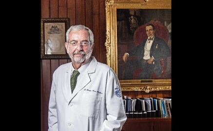 Enrique Graue is decorated in France