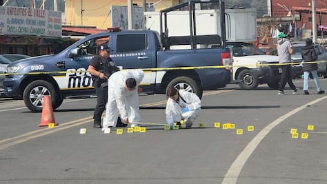 Comando ataca a automovilista en carretera federal México-Cuernavaca, a la altura de Tres Marías; hay una persona herida