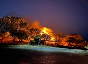 CJNG diario quema casas en Aguililla; persisten bloqueos