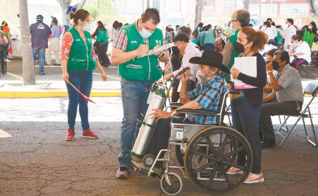 La vacunación y la disciplina en el uso del cubrebocas han ayudado a reducir indicadores de Covid-19, dijo Sheinbaum. Foto: Especial.