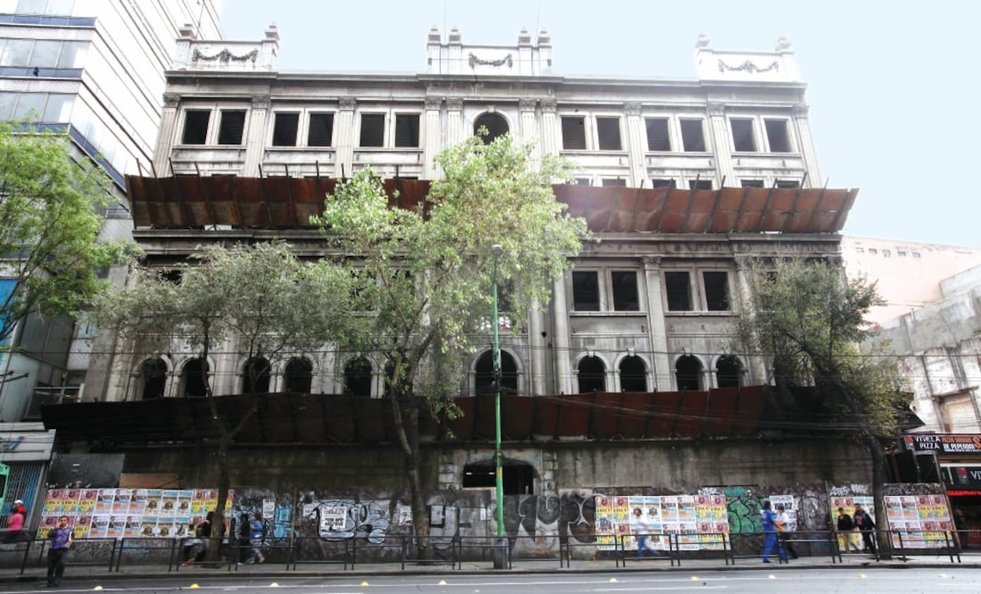 Del edificio original sólo se conservan la primera crujía y la fachada, que data de principios del siglo XX y que está catalogada por el INBA (FOTOS: VALENTE ROSAS. EL UNIVERSAL)