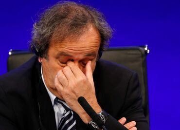 Platini retira su candidatura a la presidencia de la FIFA