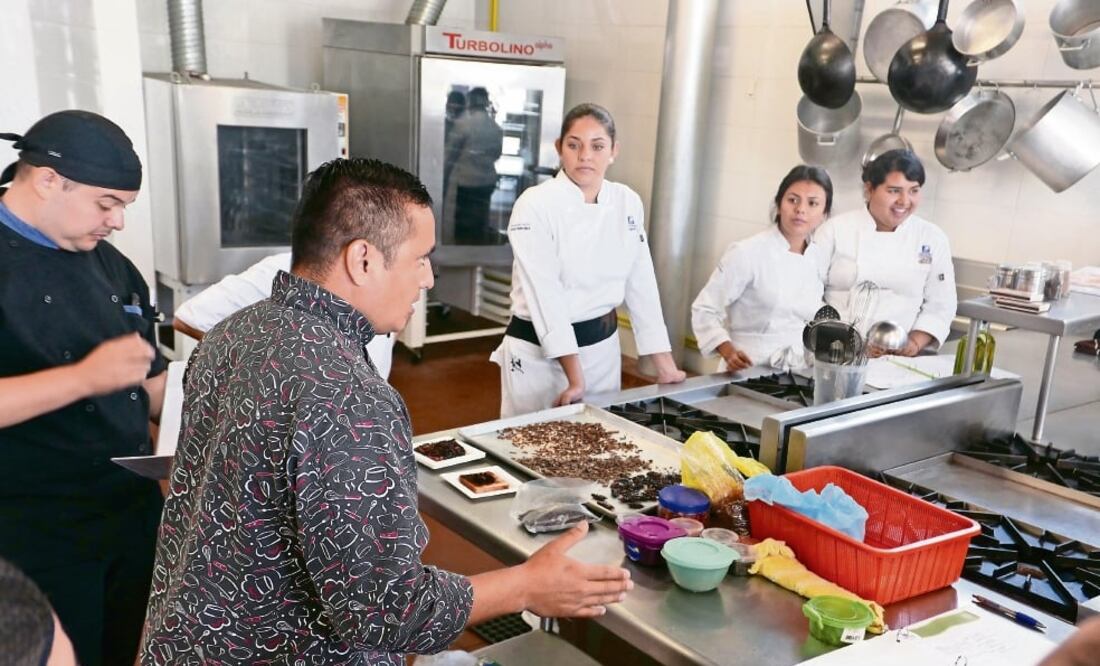 Los chefs apuestan por hacer conciencia entre la sociedad de que los insectos no son tan sucios como se piensa, sino que son animales que aportan proteínas, grasas, minerales y vitaminas. (MIGUEL CARMONA. EL UNIVERSAL)