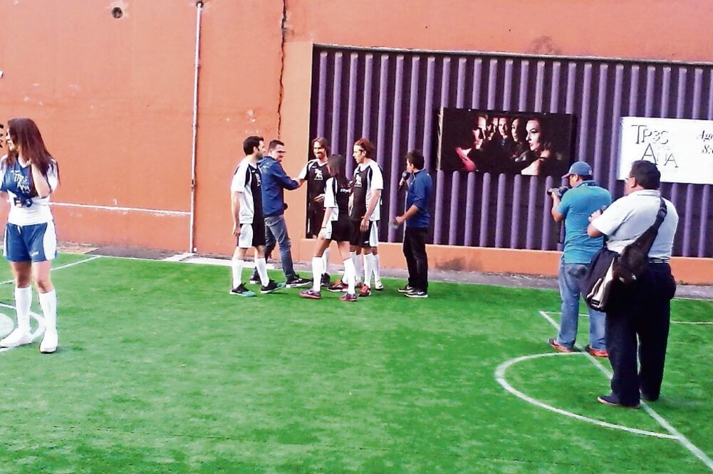 Mónika Sánchez se lesionó una rodilla en la cancha del Azteca (MARÍA DE LA LUZ MIRANDA. EL UNIVERSAL)