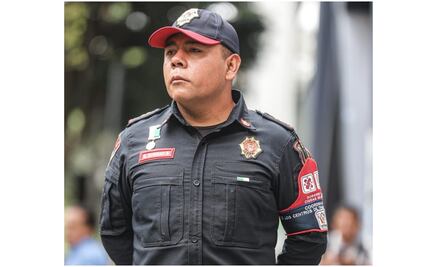 “Fue muy duro porque yo también tengo una bebé”; el policía bancario Sergio relata rescate de niña y su abuela tras explosión en Iztapalapa