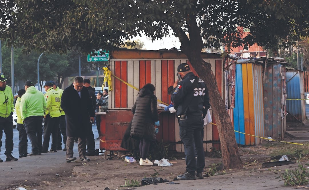 La SSC revisó la zona donde atropellaron a varias personas. Foto: de IVÁN MONTAÑO. EL UNIVESAL