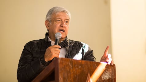 Advierte AMLO que denunciará a independientes que falsifiquen firmas