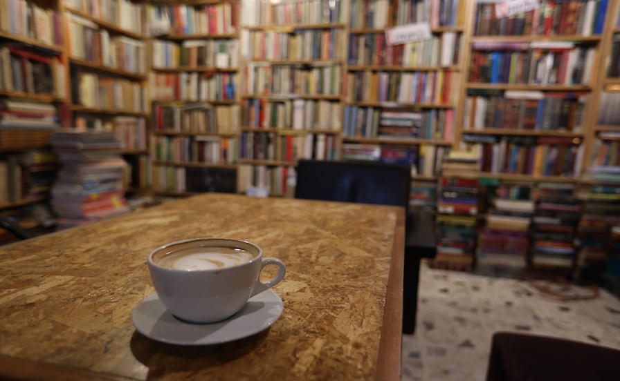 “El libro es la memoria viva de la humanidad”: la librería que sobrevivió a la pandemia de Covid-19