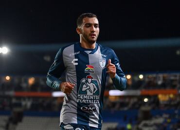 ¿Por qué no se ha cerrado el pase de Luis Chávez al futbol ruso?