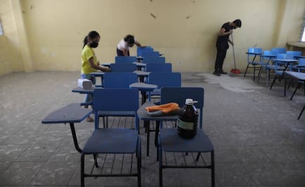 El regreso a salones saqueados