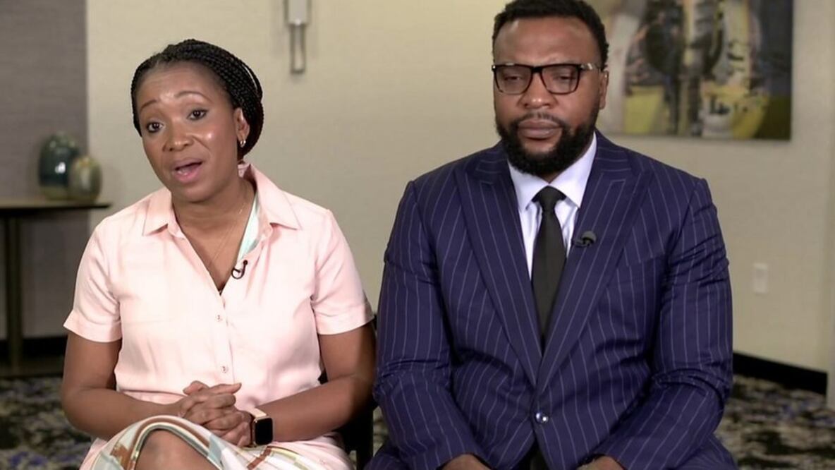 "Mi hijo recibió dos balas en su cuerpo en lugar del abrazo de sus hermanos por llamar a la puerta equivocada"