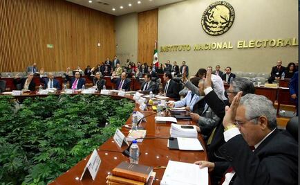 Chocan en INE por comisión temporal