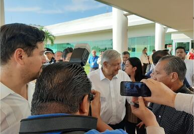 AMLO llega a Tabasco y dice que pasará el fin de año en su tierra