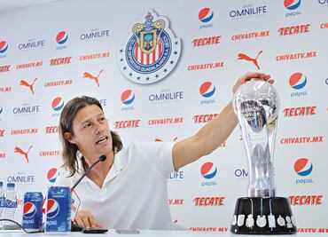 Almeyda baja al Avión del Rebaño