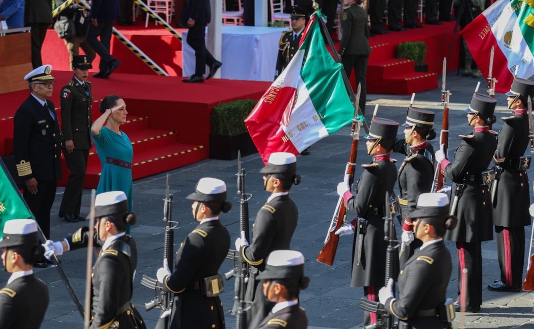 Claudia Sheinbaum, presidenta de México, y Ricardo Trevilla Trejo, secretario de la Defensa Nacional, encabezaron el evento por el 112 aniversario de la Marcha de la Lealtad, en el Castillo de Chapultepec este 9 de febrero del 2025. Foto: Diego Simón / EL UNIVERSAL