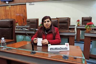 Senadora vs superdelegada, mejor que la pelea del Canelo