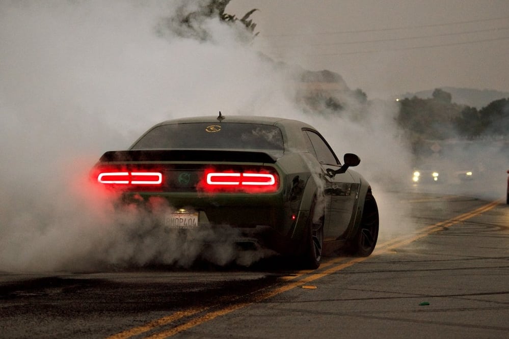 Las llantas deben estar en estado óptimo para garantizar que los frenos funcionen correctamente / Foto: Unsplash