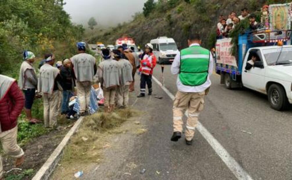 Peregrinos se salvan tras choque contra tráiler en Chiapas